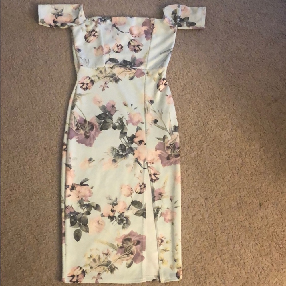 Off shoulder floral bodycon dress